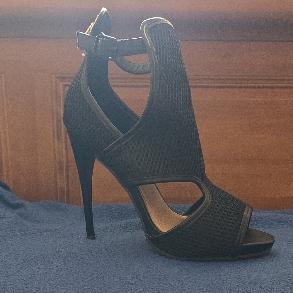 Steve Madden Black Stiletto Heels with Peep-Toe Design
